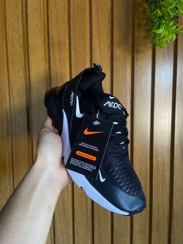 Tênis Nike 270